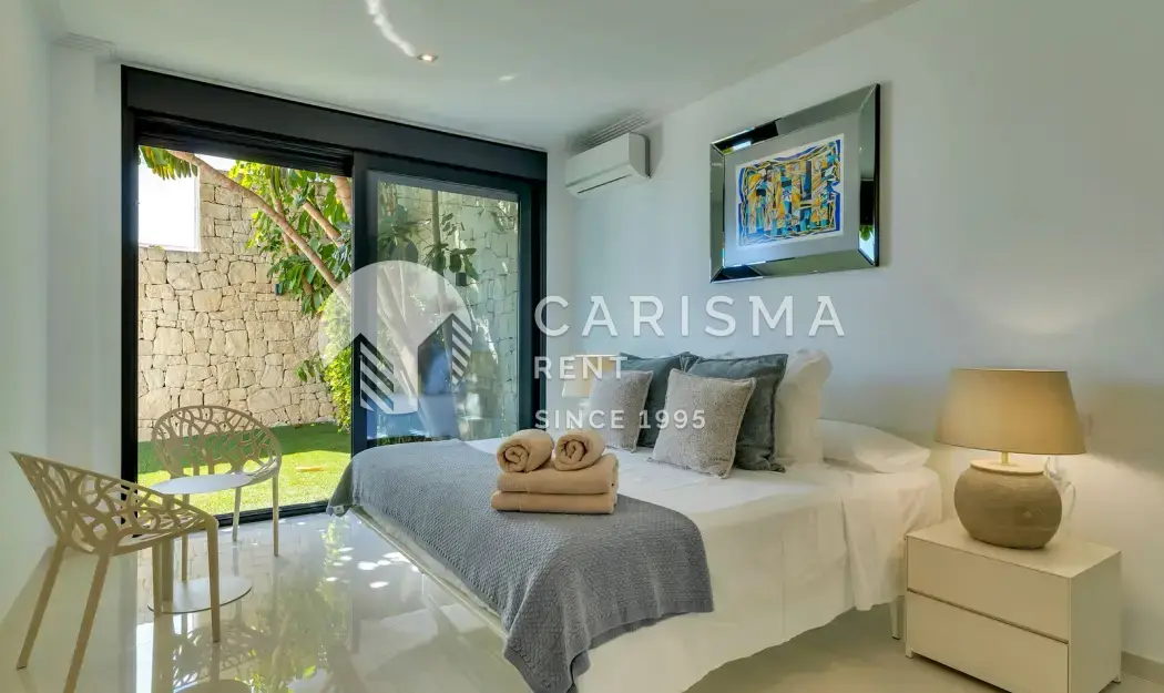 Premium-class villa, panoramic sea and mountain views, luxury neighborhood, Benissa